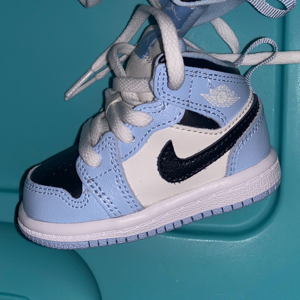 JORDAN NIKE MID ICE HIGH TOP